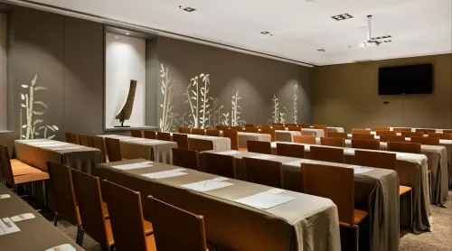 Modern Minimalist Meeting Room for Focused Corporate Gatherings