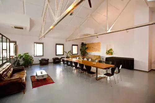 Elegant Industrial Loft With a Homely Setup for Gastronomic Events