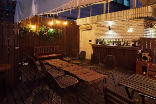 Stylish Five‑Storey Building for Networking and Productions