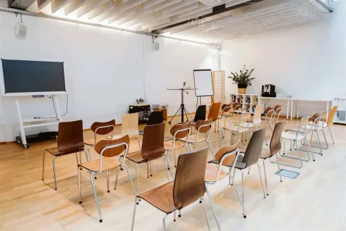 Versatile innovative room for interactive meetings