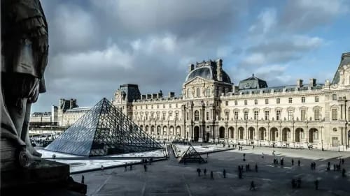 A Guide to Hosting a Photoshoot in Paris