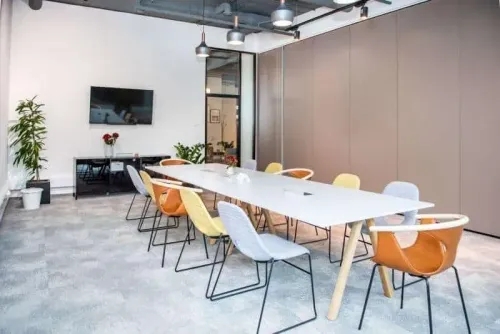 Industrial and chic location for business meetings