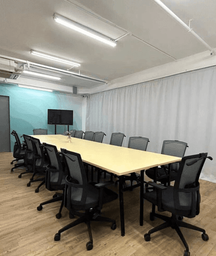 Versatile Co-Working Space for Creative Ventures