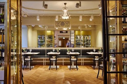 Belle Époque Brasserie With Intricate Mouldings for Bespoke Intimate Gatherings