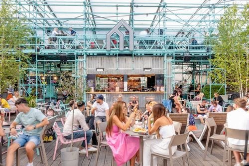 Industrial-Chic Oasis With Flexible Spaces for Dynamic Company Retreats