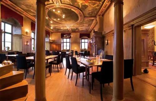 Grand Renaissance Chamber With Fresco Ceilings for Sophisticated Galas