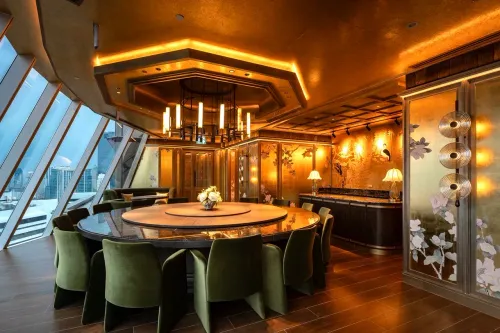 Panoramic View Round Table Suite for Elevated Celebrations