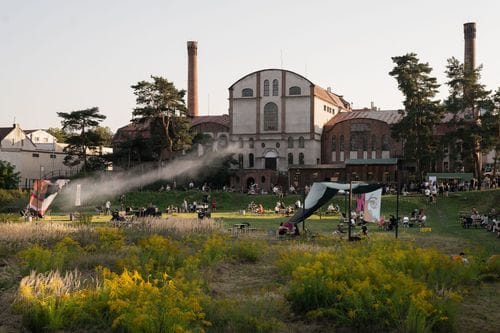 Spacious Industrial Venue With Ample Space for Large Events