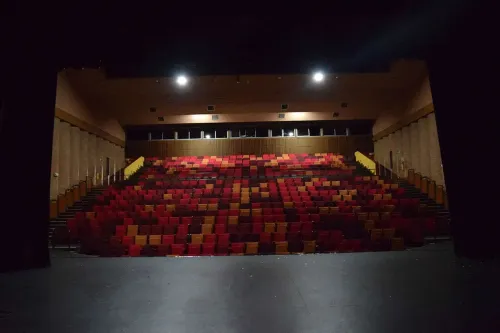 Vibrant Modern Theatre With Retro Elements for Dynamic Performances