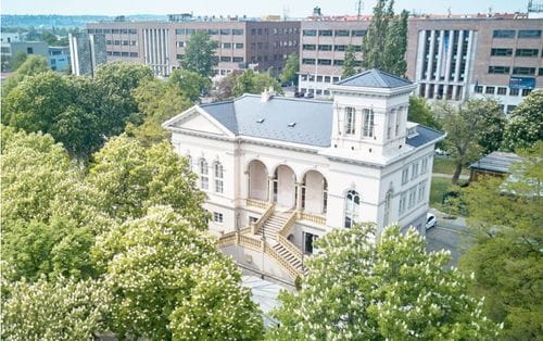 Grand Neo-Renaissance Villa With Classic Charm for Elegant Banquets