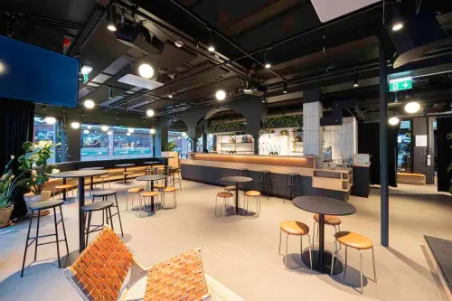 Chic Urban Venue With a Modern Bar Design for Dynamic Receptions