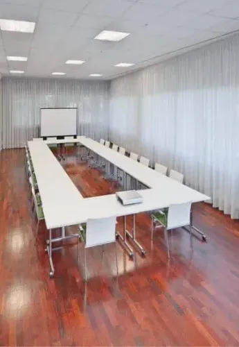 Modern Minimalist Venue With Sleek Interiors for Dynamic Meetings