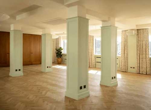 Neoclassical Pillared Hall With Timeless Charm by the Harbour for Sophisticated Gatherings