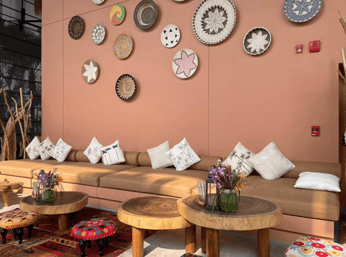 Exclusive DJ-Front Venue With Perfect Party Vibes