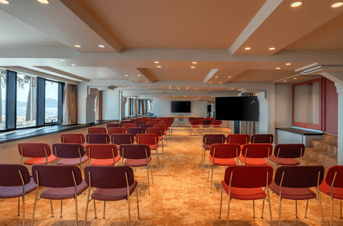 Modernist Seafront Venue With Coastal Views for Inspiring Meetings