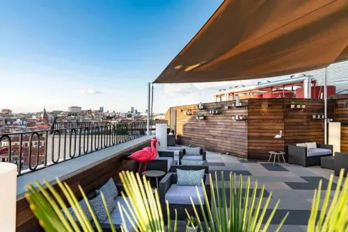 Sophisticated Rooftop Terrace With Panoramic Views for Exclusive Mixers