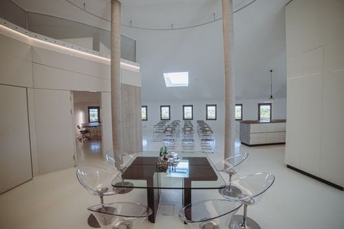 Luminous Event Venue with Minimalistic Chic Vibe