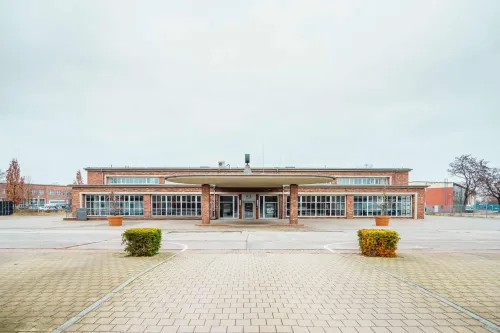 Iconic Industrial Space With Historical Charm for Creative Corporate Workshops