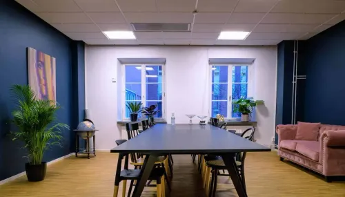 Intimate Boardroom With Chic Interiors for Strategic Meetings