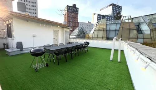 Indoor-Outdoor Studio With Kitchen and Rooftop for Laid-Back Corporate Events