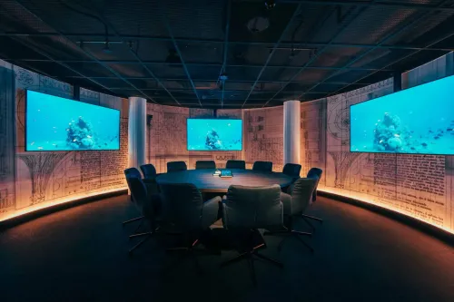 Renaissance-Inspired Boardroom With Artistic Touch for Strategic Excellence