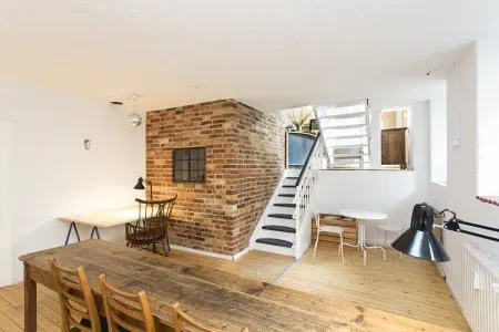 Rustic Brick Loft for Creative Workshops and Team-Building Activities