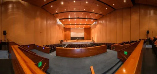 Retro Cinema-Style Auditorium for Dynamic Hackathons