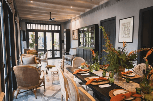 Charming Thai Colonial House With Vintage Style for Intimate Dinners