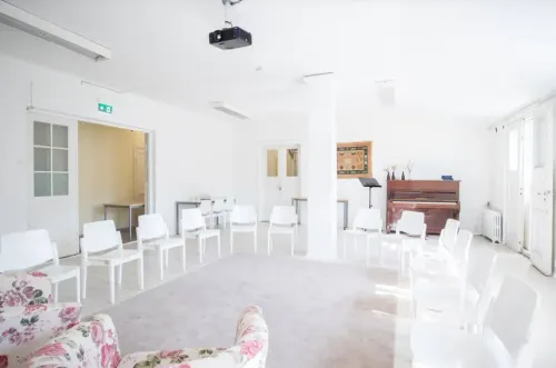 White Space With a Minimalistic Approach