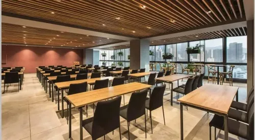 Impressive Venue for Professional Encounters