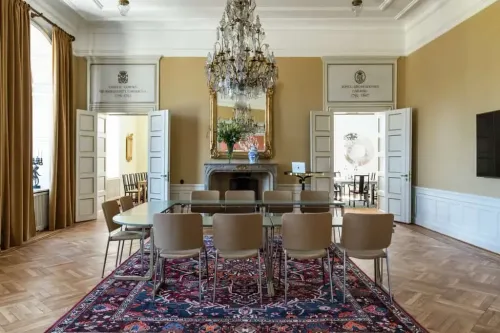 17th-Century Chandelier-Lit Room for High-Profile Meetings