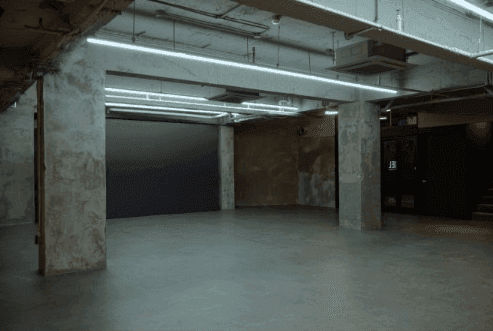 Raw and Multipurpose LED Studio With Industrial Design for Versatile Events