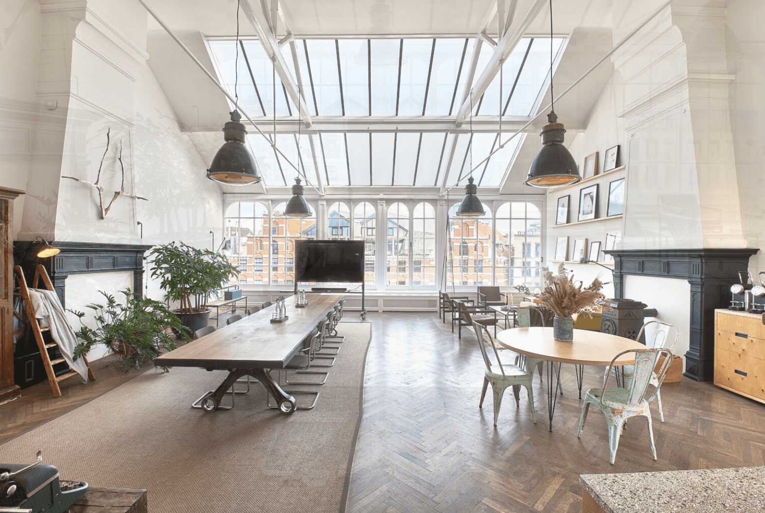 Rustic Seminar Bright Industrial-Rustic Loft for Inspiring Seminars and Workshops in ...