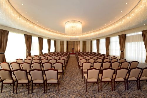 Elegant Ballroom With a Grand Atmosphere. Millenium Hotel. The Ballroom