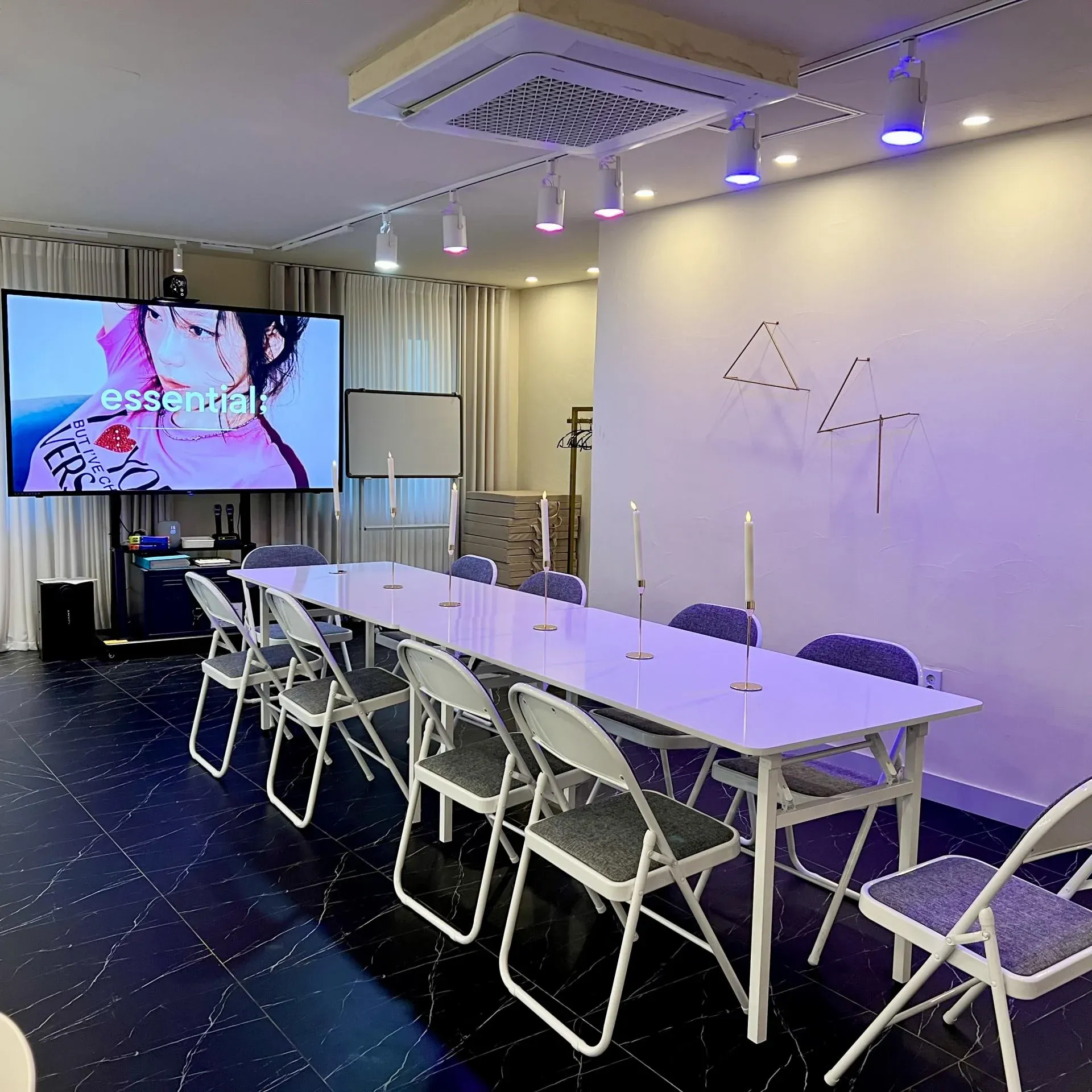 Monochromatic Functional Studio for Team Get-Togethers in Seoul