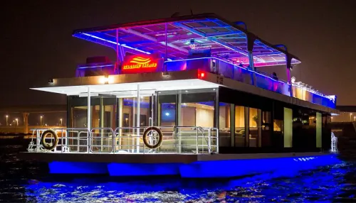 Stylish Cocktail Party Venue With Natural Light . Xclusive Yachts. Xclusive 8