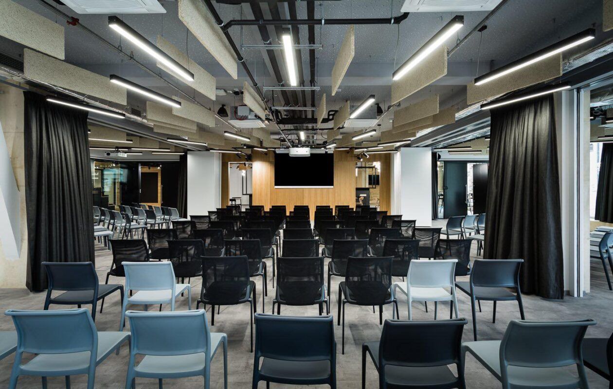 Industrial Conference Hall With Breakout Space for Dynamic Seminars and ...
