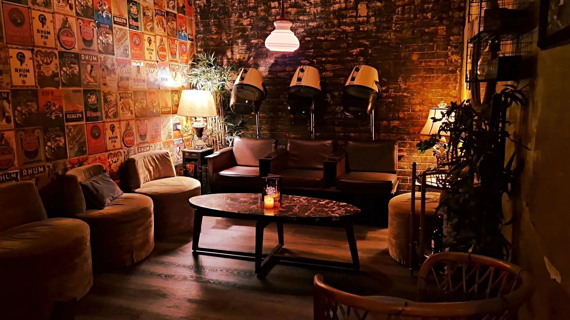 Burlock Burlock London. Sipping Salon - London