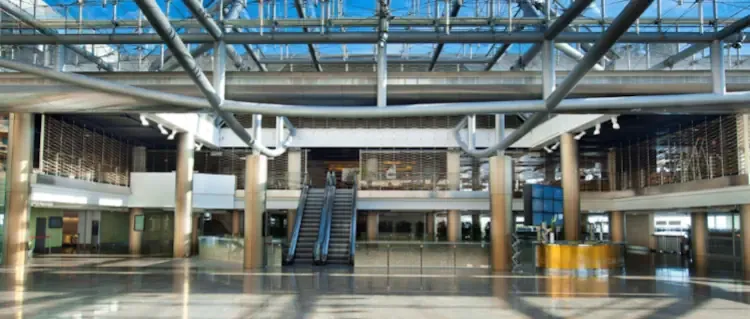Contemporary Glass Roof Venue With Sleek Industrial Design for Grand ...