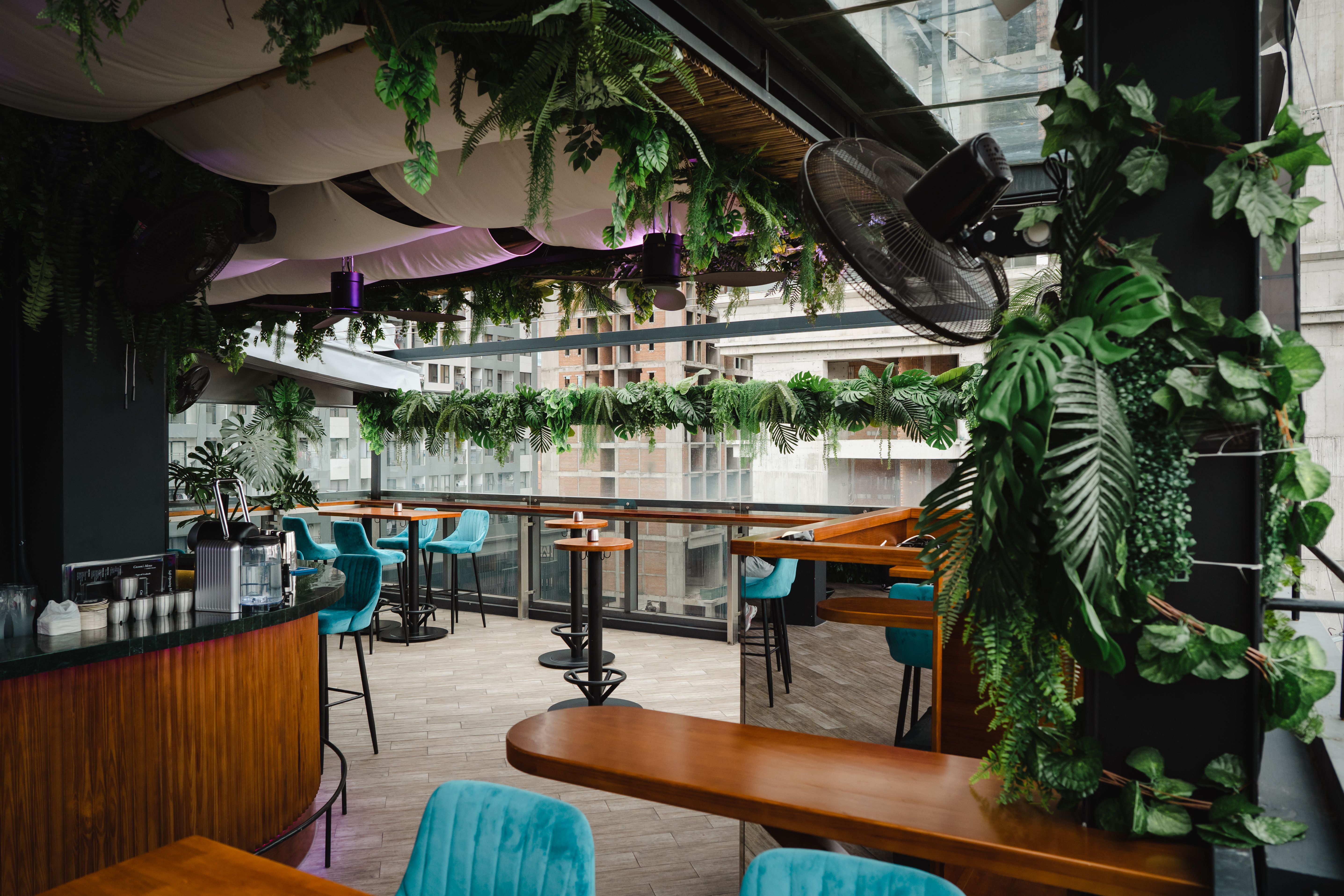 Stylish Rooftop With Skyline Views Perfect for Relaxing and Celebrating ...