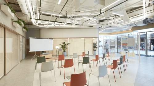 Open-Concept Layout Near Trade Centre for Agile and Impactful Meetings. ATOLYE